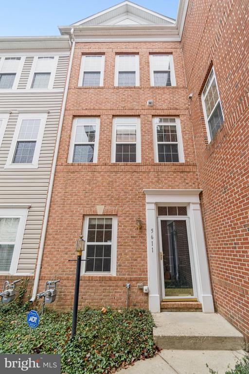 Building Photo - 5611 Hartfield Ave