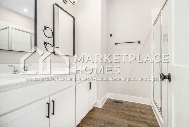 Building Photo - 1365 Cozy Cir SE