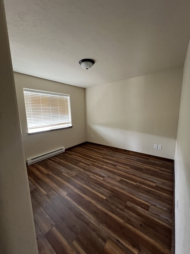 Building Photo - 5584 Windy Ridge Dr