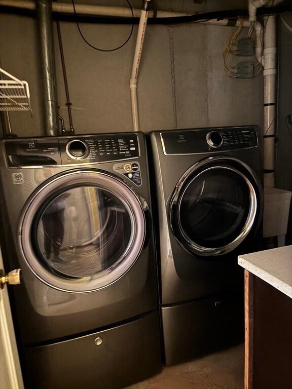 Building Photo - 100 Captain Eames Cir