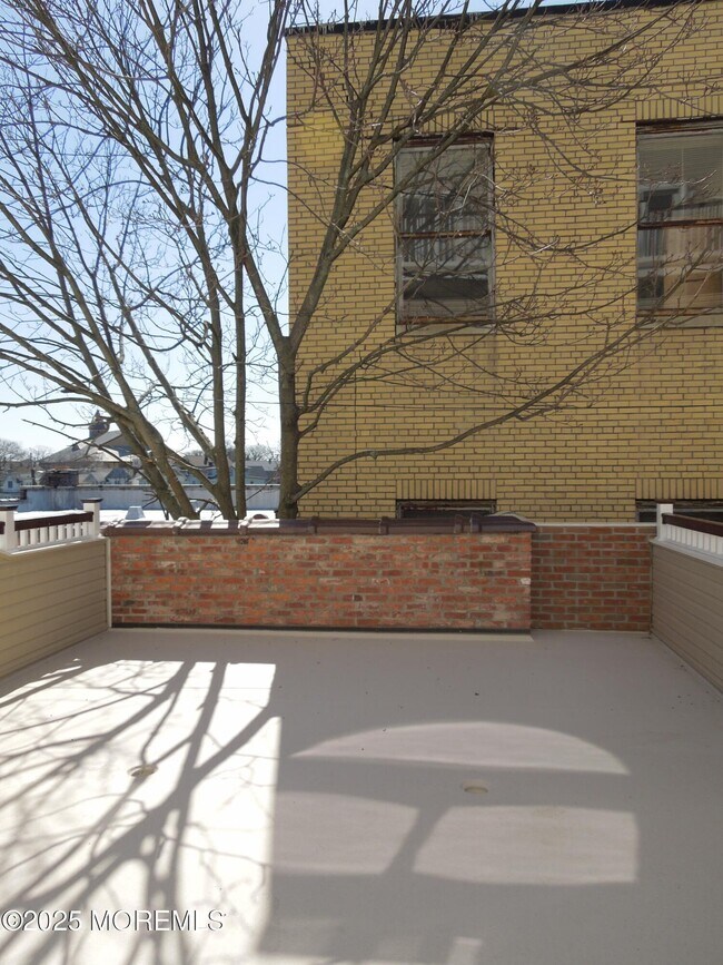 Building Photo - 550 Cookman Ave