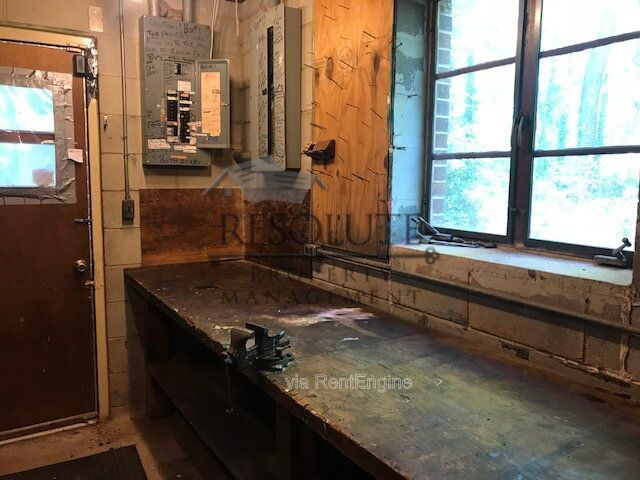 Building Photo - 6612 Pleasant Pines Dr