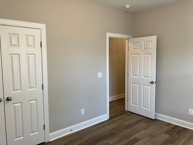 Building Photo - 3 Bedroom 2 Bathroom house located in Mill Creek Cove