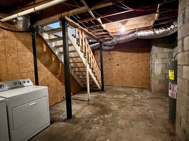 Building Photo - 833 Porter Rd