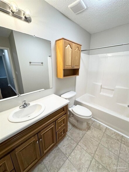 Building Photo - 5661 Fairview Dr