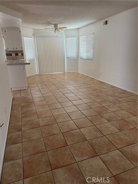 Building Photo - 15610 Nectarine Way