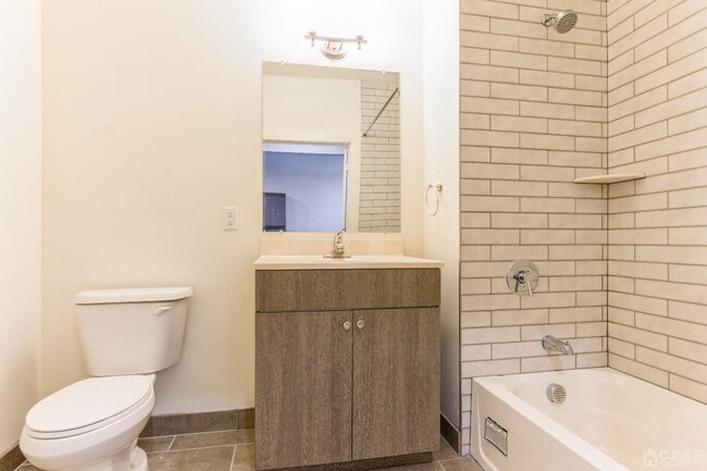 Building Photo - 361 Main St