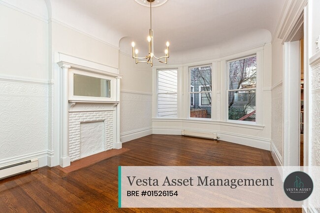 Building Photo - A Jaw-Dropping Light-Filled Three-Bedroom Home in the Heart of the City