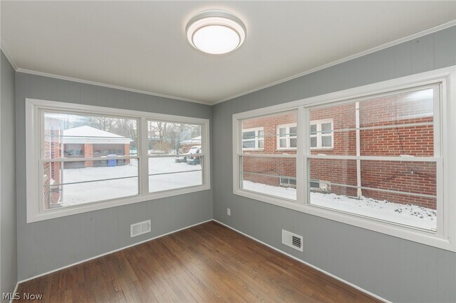 Building Photo - 2539 Warrensville Center Rd