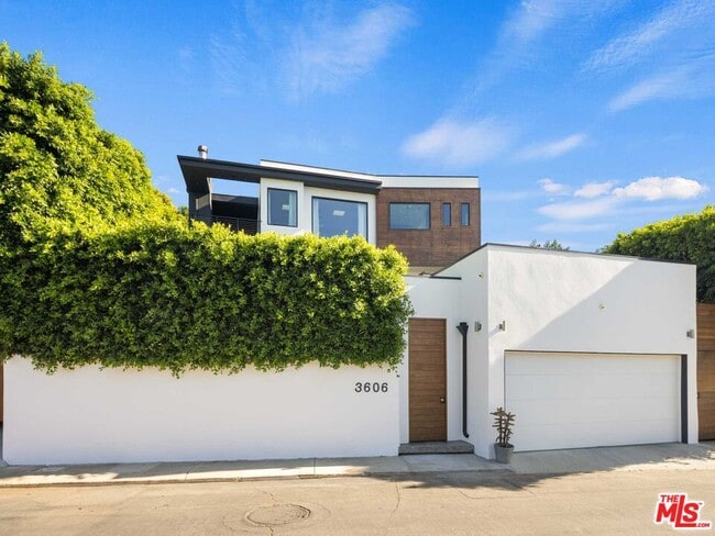 Building Photo - 3606 Berry Dr