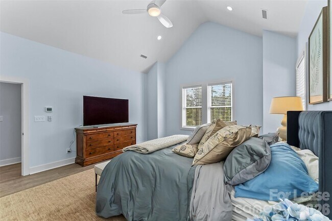 Building Photo - 129 Greens Rd