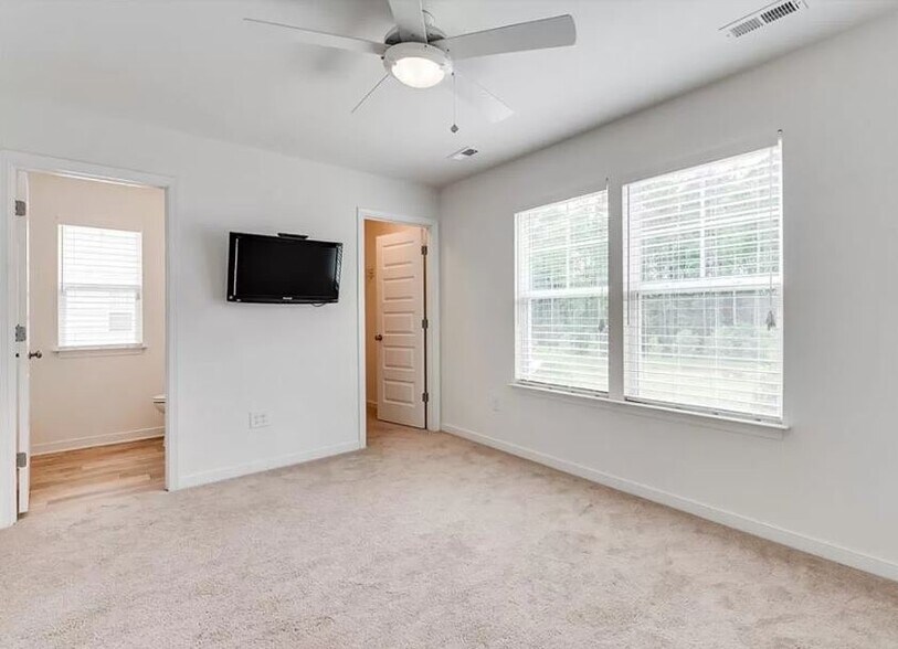 Building Photo - 10620 Marions Pl