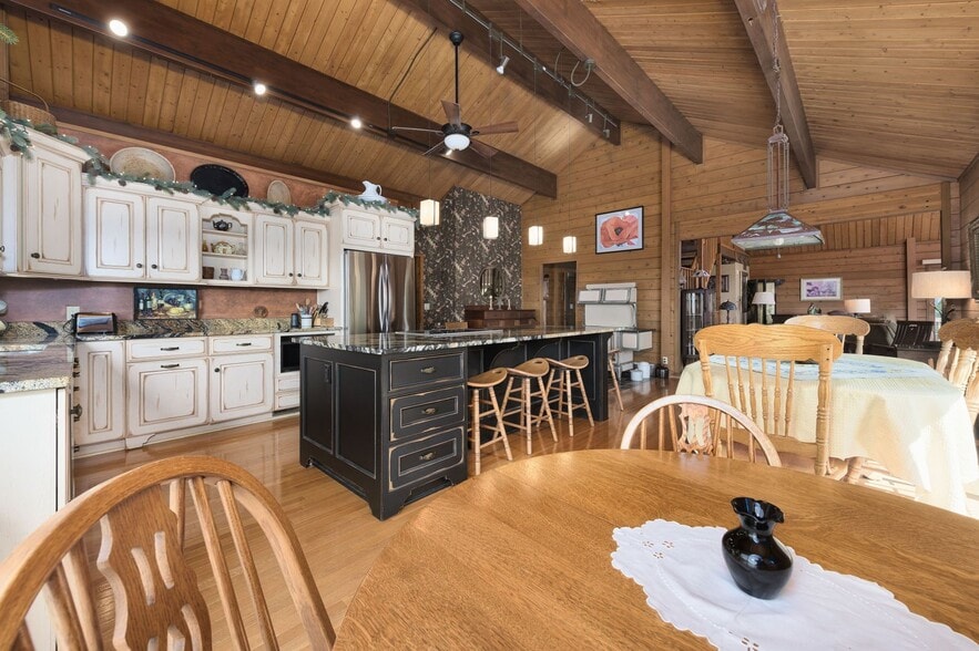 Building Photo - 61180 48th Ave