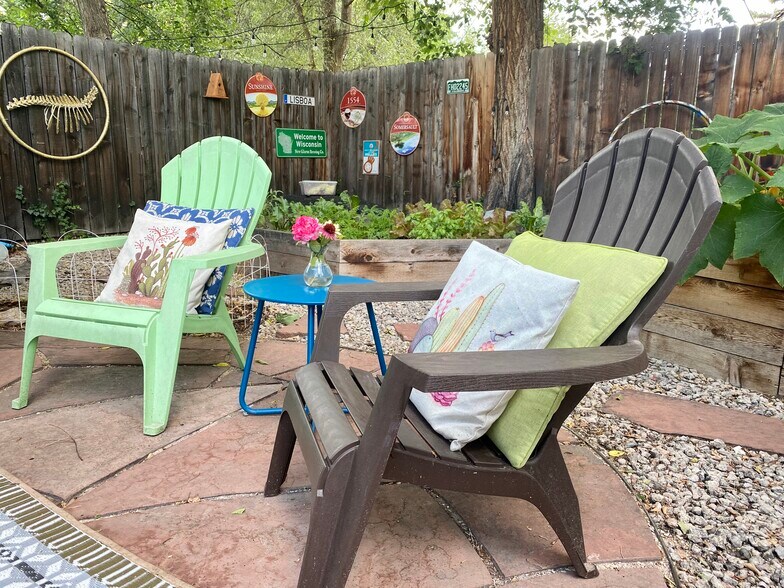 Building Photo - 616 W Mulberry St