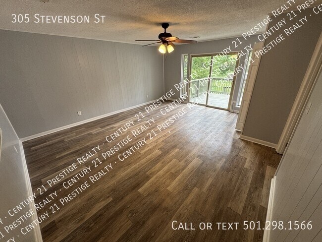 Building Photo - 305 Stevenson St