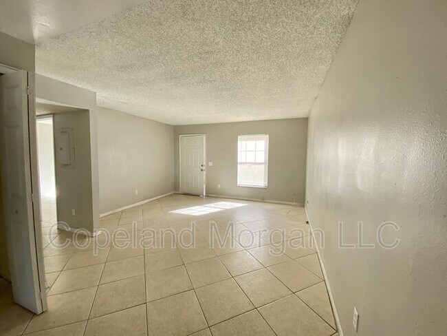 Building Photo - 5615 E 127th Ave