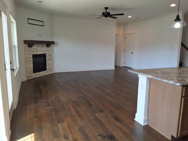 Building Photo - West Knoxville 37932 - 4 bedroom, 2 bath home in desirable Hardin Valley area. - Contact Sharon A...