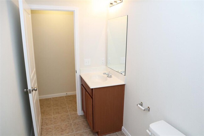 Building Photo - 12323 Skyview Manor Dr