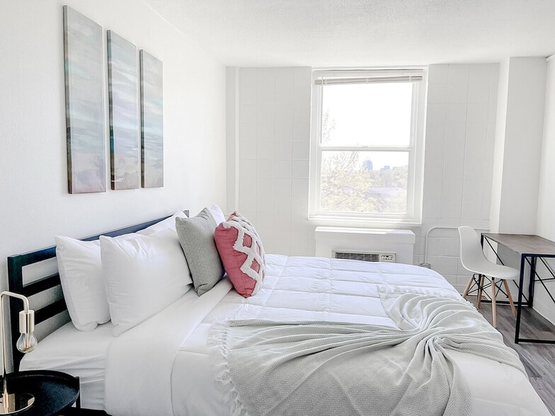 Building Photo - 2515 Burnet Ave