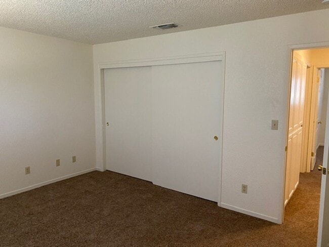 Building Photo - 11212 Torrey Pines Dr