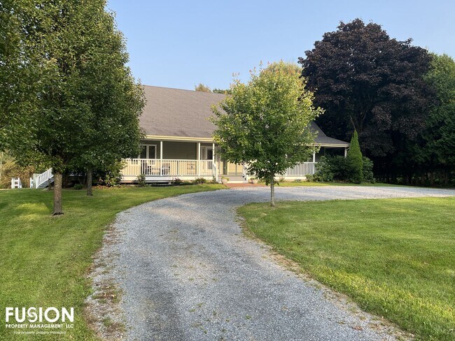 Building Photo - 2331 Oak Hill Rd