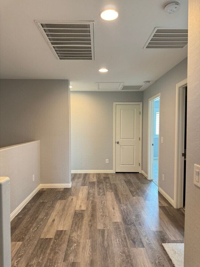 Building Photo - Beautiful Southwest Las Vegas Home in Gate...