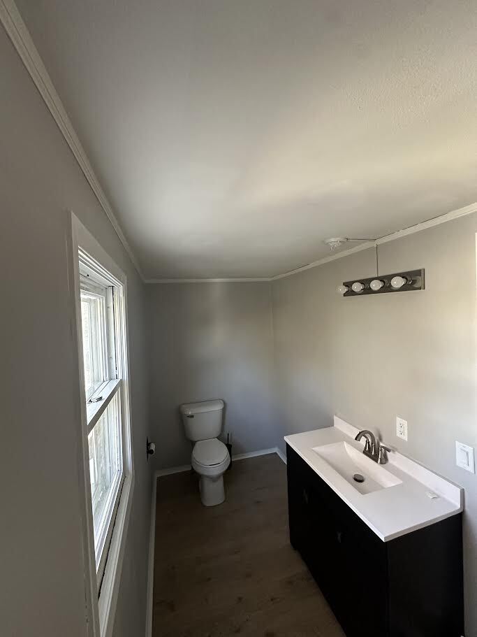 Building Photo - 612 E High St