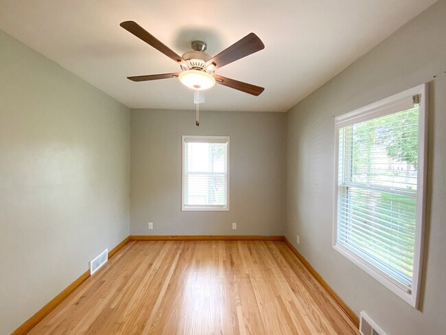 Building Photo - 3 Bedroom House for Rent!