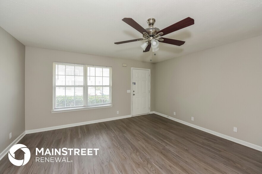 Building Photo - 6001 Cullen Dr