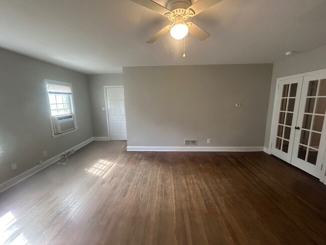 Building Photo - 1717 Kennedy Dr