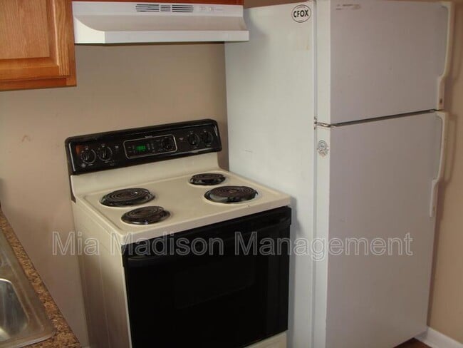 Building Photo - 246 Ferrill St