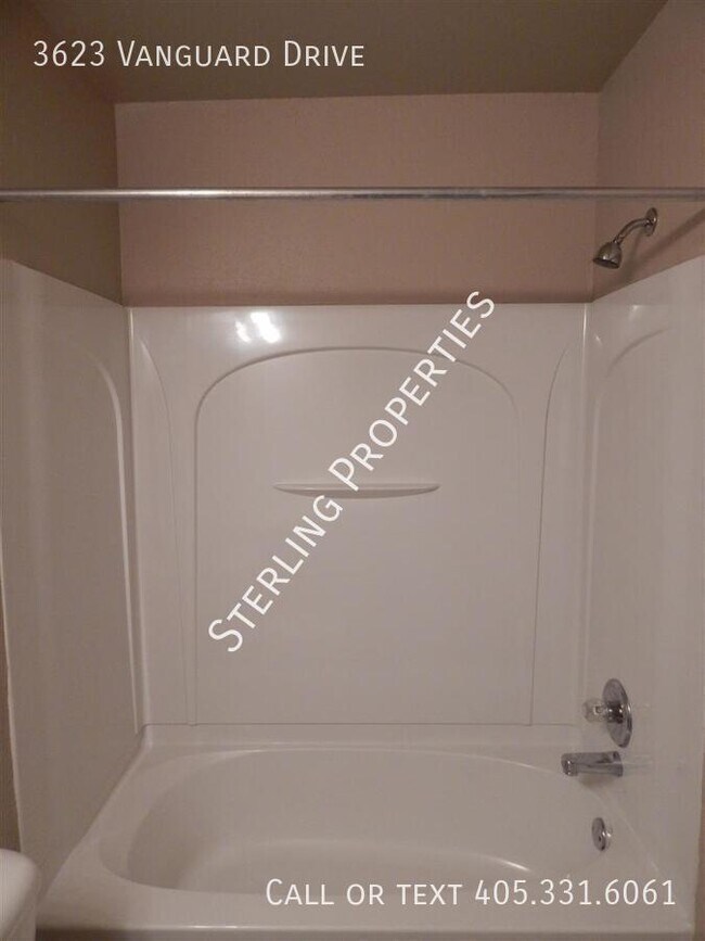 Building Photo - 3623 Vanguard Dr