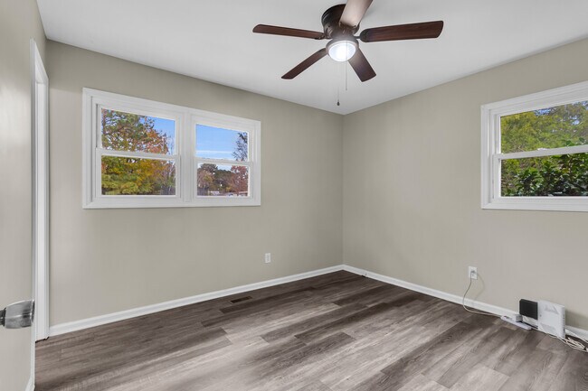 Building Photo - 207 N Nunn St