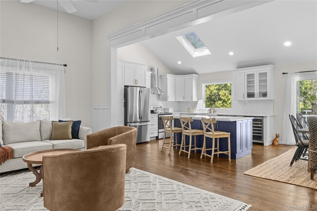 Building Photo - 52 Summit Dr