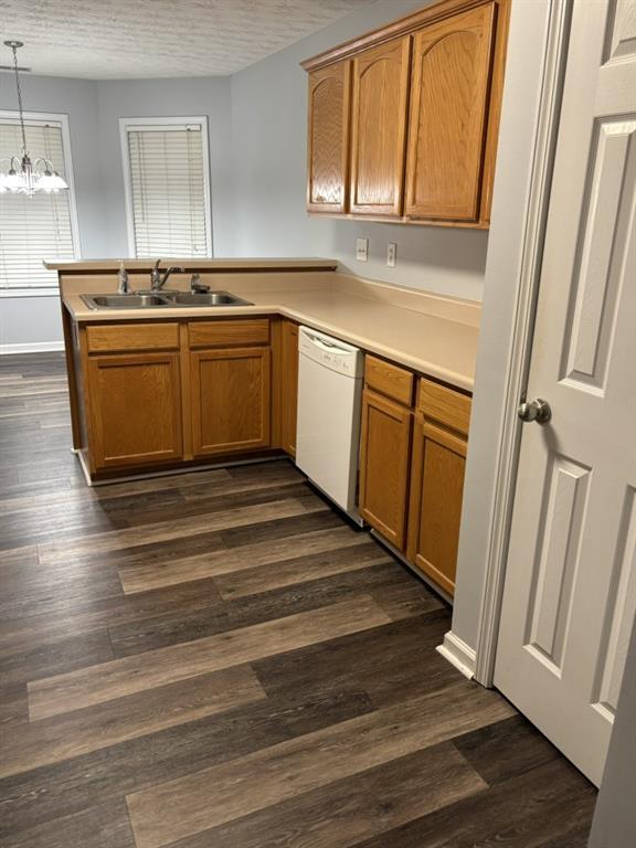 Building Photo - 2460 Huntington Dr