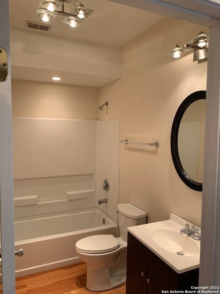 Building Photo - 810 E Ashby Pl