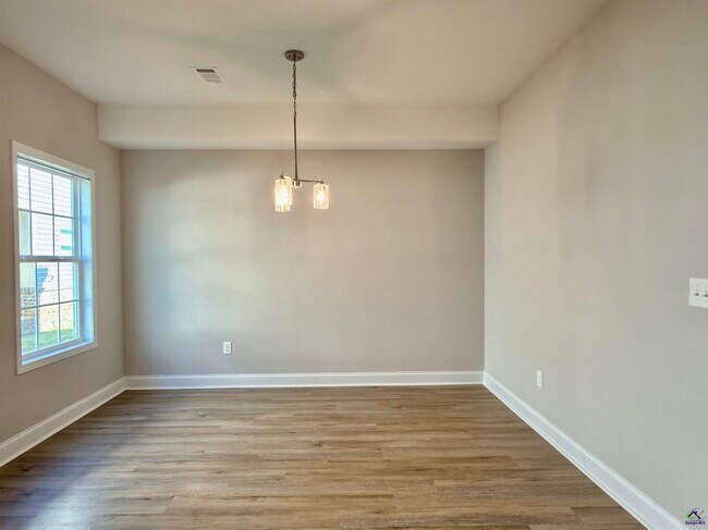Building Photo - 212 Beau Claire Cir