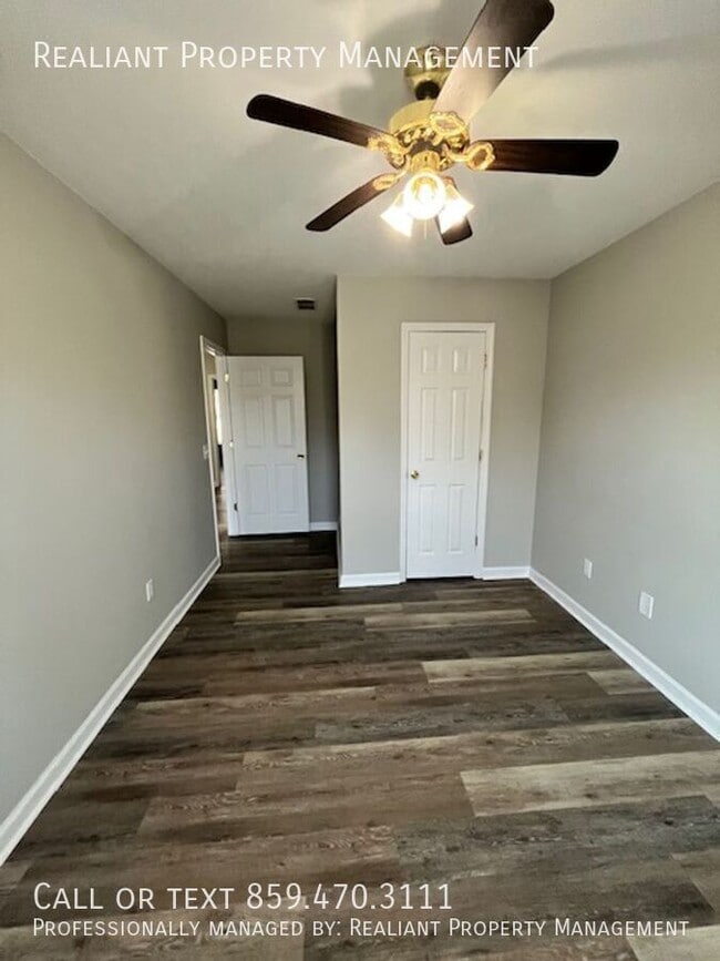 Building Photo - 820 Charles Ave