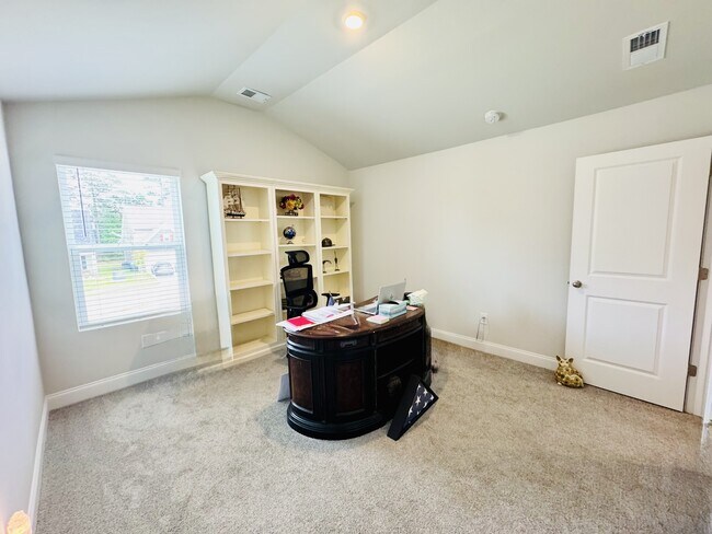 Building Photo - 2464 Campton Lp