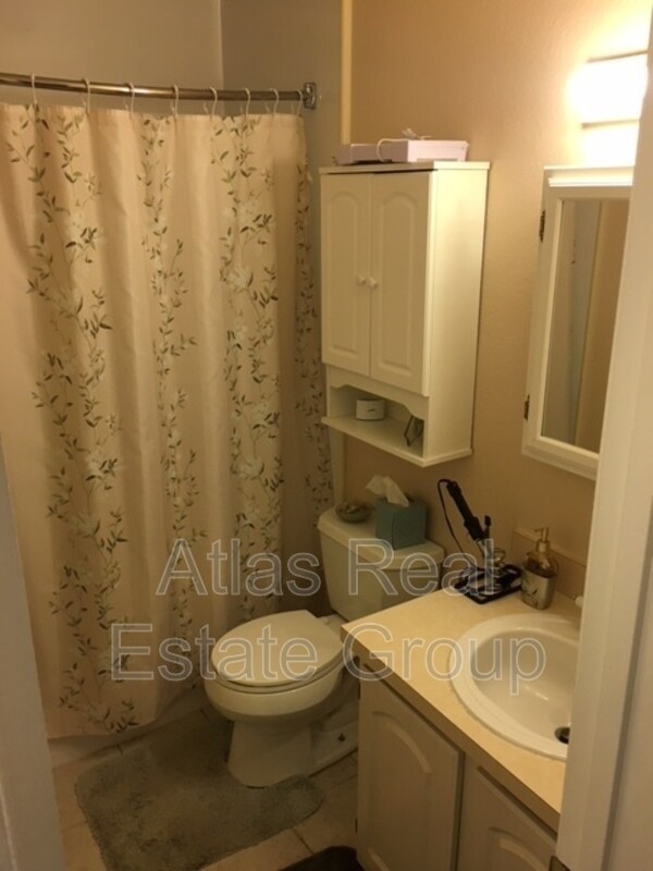 Building Photo - 459 Wright St