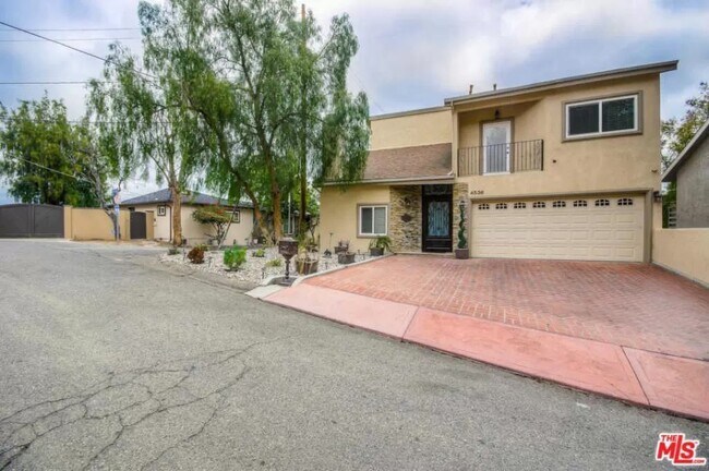 Building Photo - 4536 Ensenada Dr