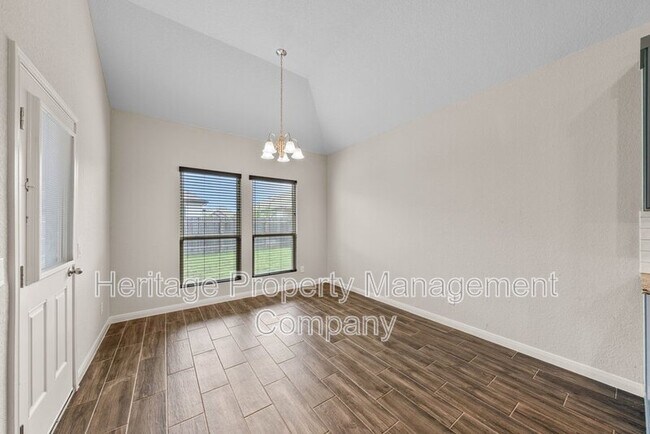 Building Photo - 148 Sambar Main