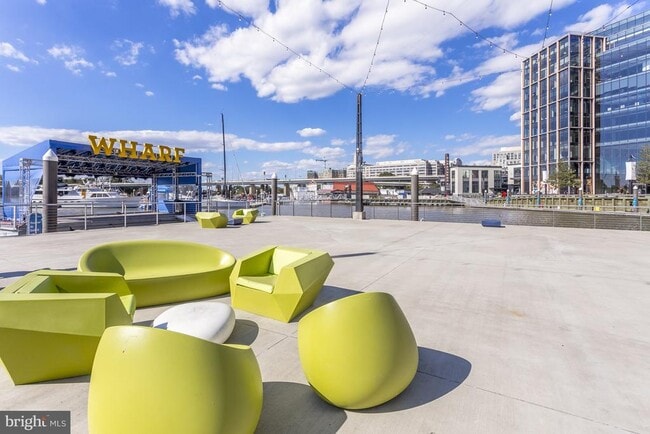 Building Photo - 1425 4th St SW