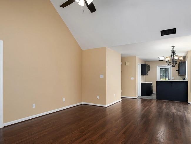 Building Photo - 160 Carrington Ln