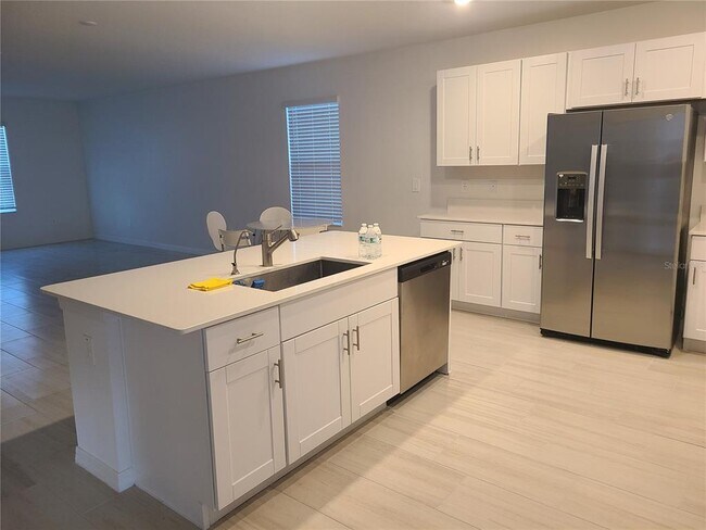 Building Photo - 34917 Kircher Dr