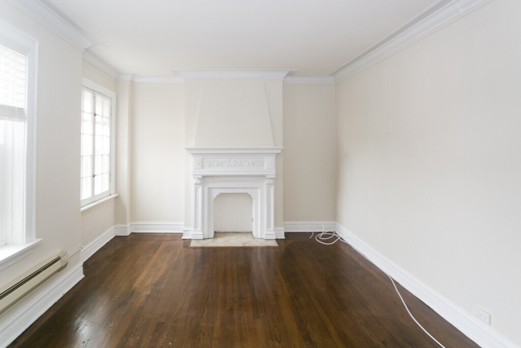 Building Photo - 918 Green Bay