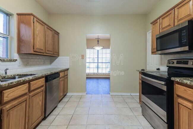 Building Photo - 4108 Creekmeadow Dr
