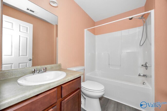 Building Photo - 3571 Avalon Lake Dr SW