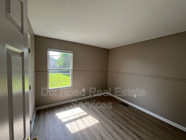 Building Photo - 307 Park Dr