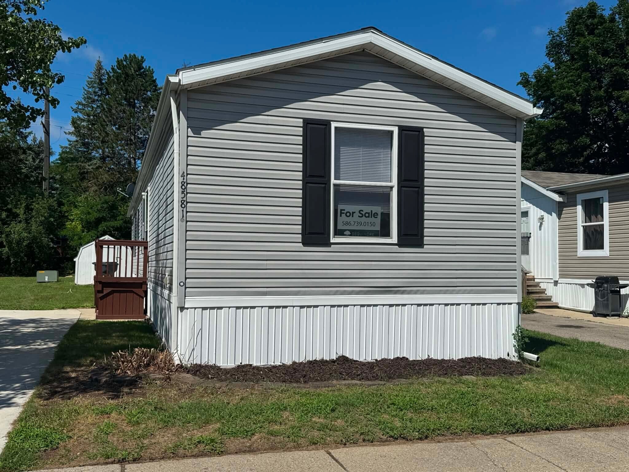 Building Photo - 48581 Pineview Dr